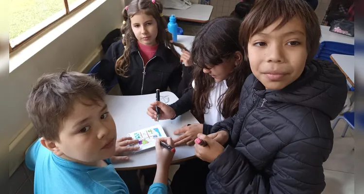 Veja como foi o trabalho em sala de aula e os registros dos alunos em casa.