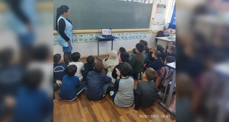 Veja os registros dos trabalhos dos alunos em sala de aula.