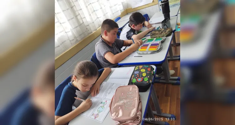 Veja os registros dos trabalhos dos alunos em sala de aula.