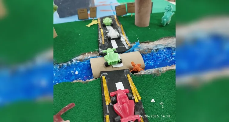 Veja os registros dos trabalhos dos alunos em sala de aula.
