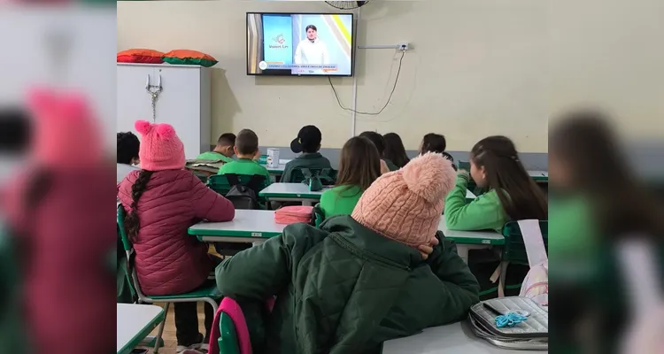 Proposta teórica foi unida com a prática e permitiu que educandos pudessem ter diversos momentos literários.