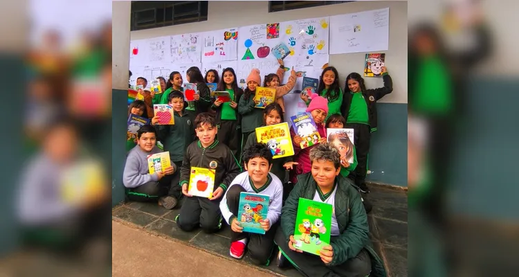 Proposta teórica foi unida com a prática e permitiu que educandos pudessem ter diversos momentos literários.