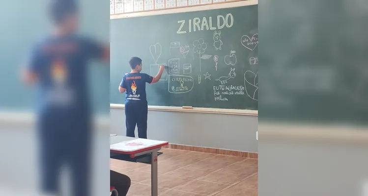 Veja a série de registros do amplo trabalho em sala de aula.