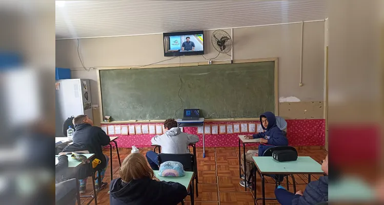 Confira os registros do trabalho em sala de aula.