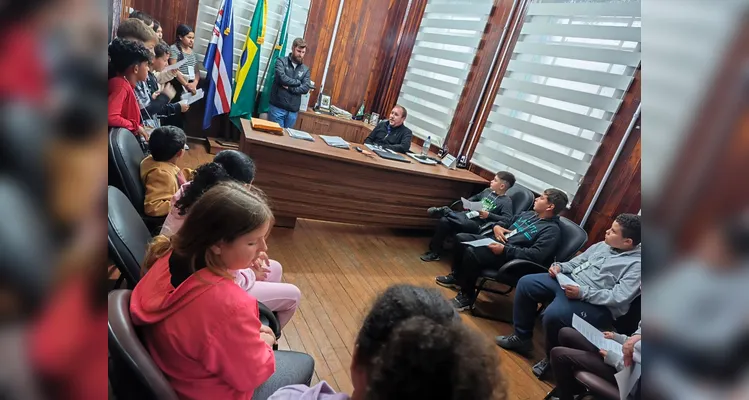 Veja a série de registros do trabalho em sala de aula e na Prefeitura.