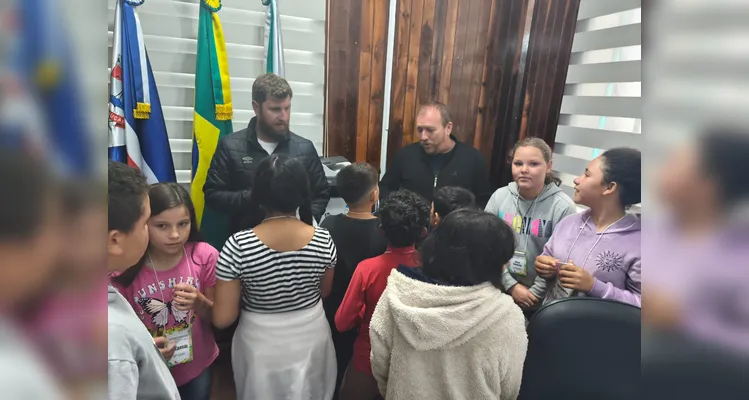Veja a série de registros do trabalho em sala de aula e na Prefeitura.
