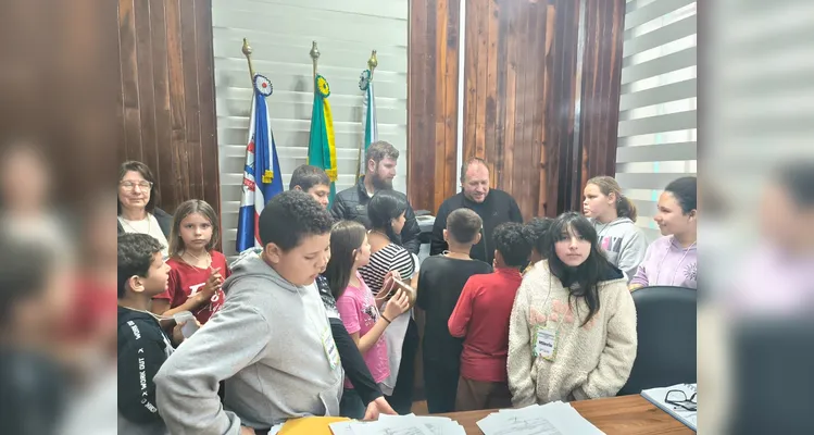 Veja a série de registros do trabalho em sala de aula e na Prefeitura.