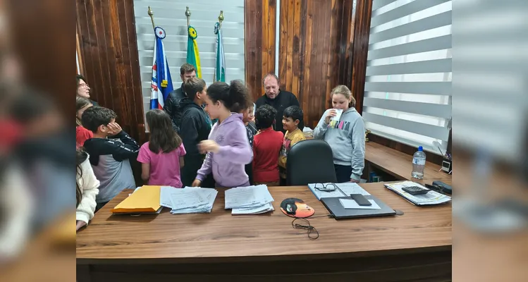 Veja a série de registros do trabalho em sala de aula e na Prefeitura.