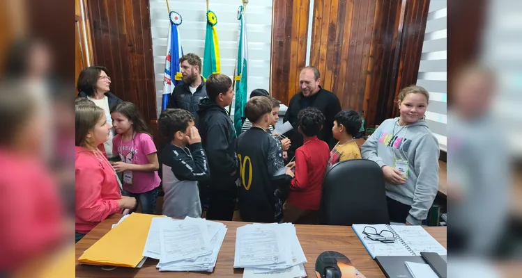 Veja a série de registros do trabalho em sala de aula e na Prefeitura.