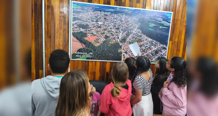 Veja a série de registros do trabalho em sala de aula e na Prefeitura.