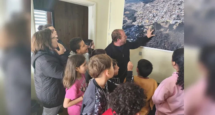 Veja a série de registros do trabalho em sala de aula e na Prefeitura.
