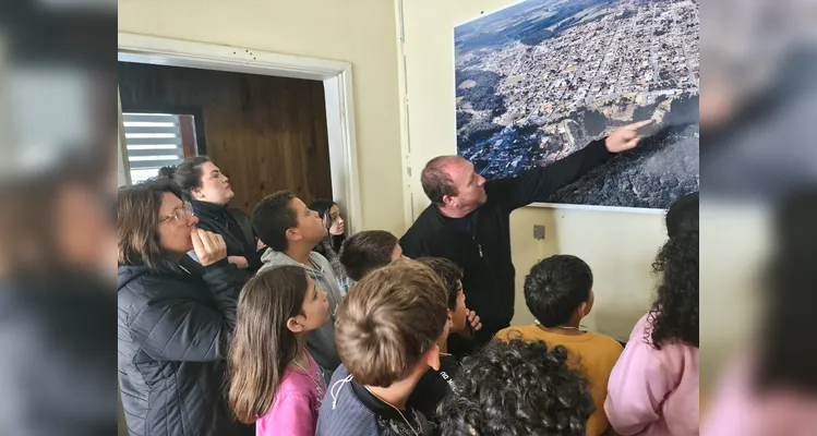 Veja a série de registros do trabalho em sala de aula e na Prefeitura.