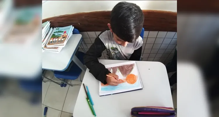 Veja os registros do trabalho artístico em sala de aula.