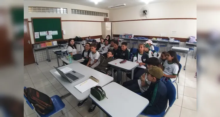 Veja os registros do trabalho artístico em sala de aula.
