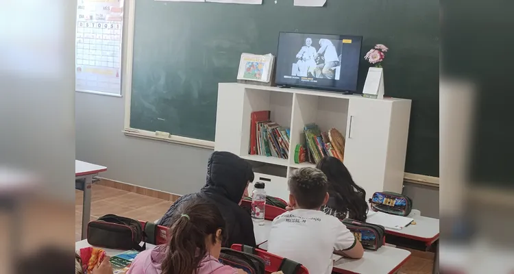 Veja a série de registros do amplo trabalho em sala de aula.