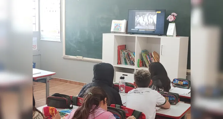 Veja a série de registros do amplo trabalho em sala de aula.