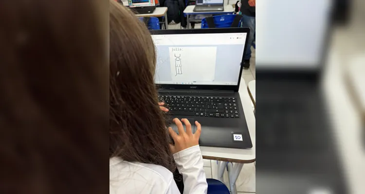 Educandos puderam imergir na proposta com várias ferramentas analógicas e digitais.