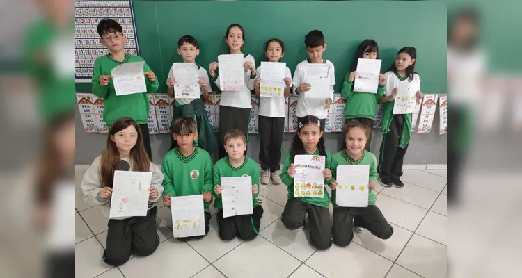 Confira momentos do trabalho em sala de aula.