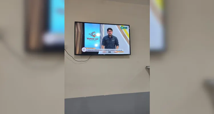 Confira momentos do trabalho em sala de aula.