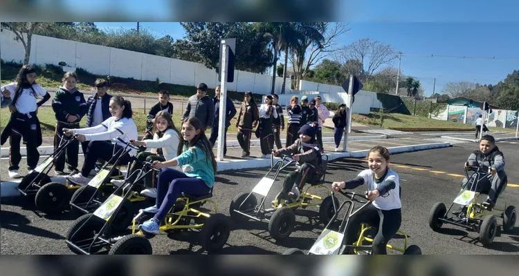 Veja os registros do trabalho dentro e fora de sala de aula.