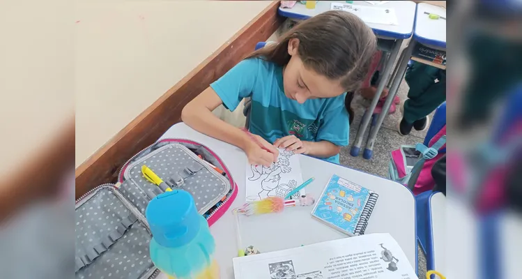 Educandos participam ativamente do processo.