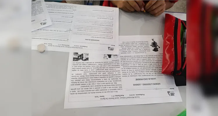 Educandos participam ativamente do processo.