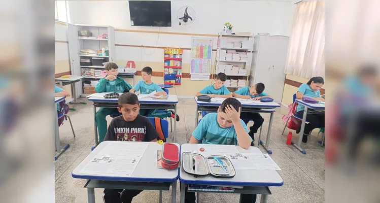 Educandos participam ativamente do processo.