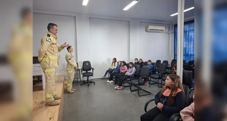 Confira a série de registros dos educandos no local.