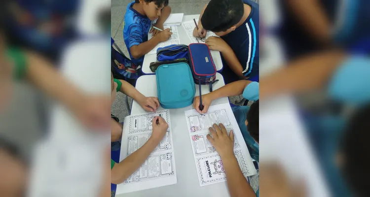 Veja alguns momentos do trabalho em sala de aula.