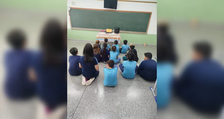 Veja alguns momentos do trabalho em sala de aula.