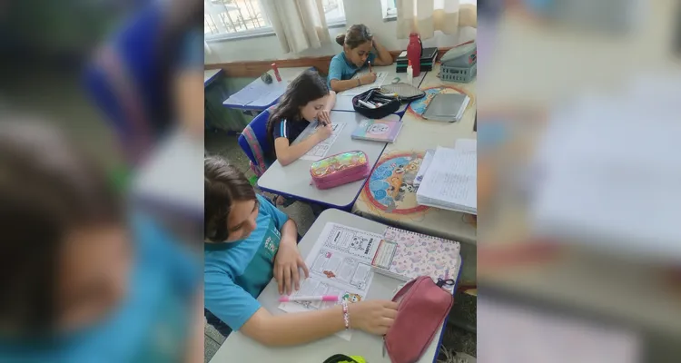 Veja alguns momentos do trabalho em sala de aula.