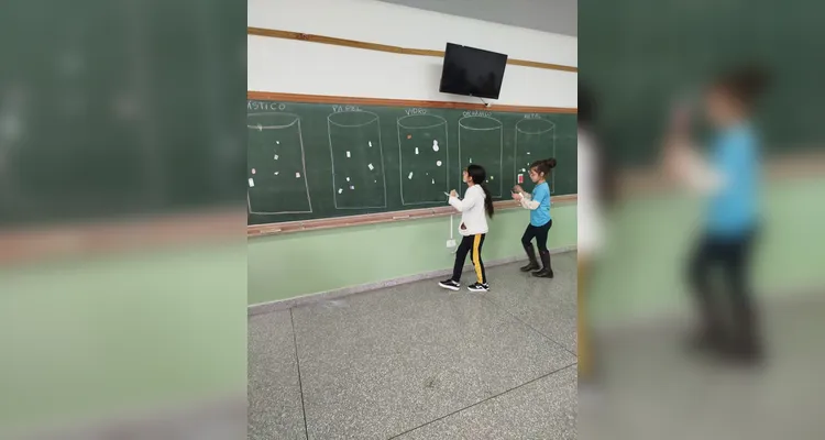Veja alguns registros do trabalho em sala de aula.