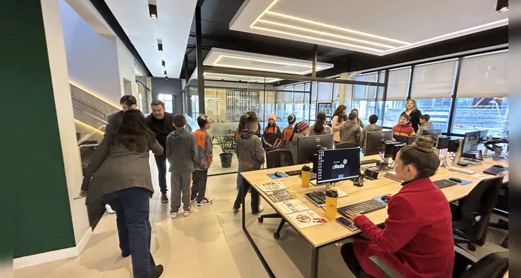 Confira como foi a visita da turma à sede do Grupo aRede.