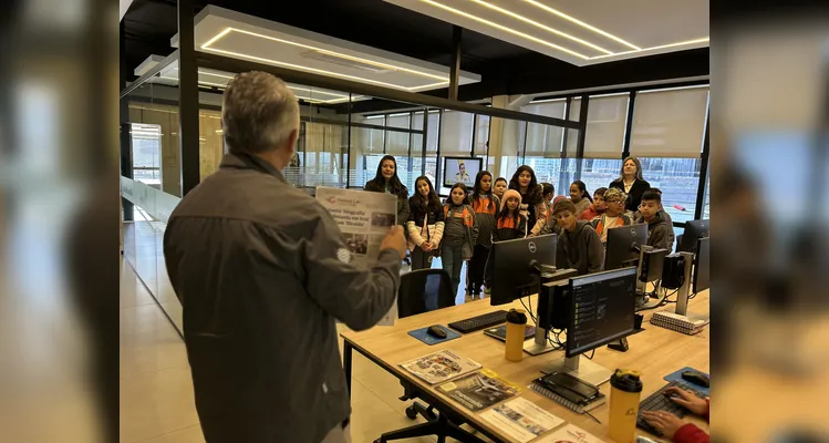 Confira como foi a visita da turma à sede do Grupo aRede.