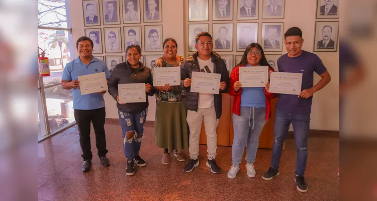 Câmara homenageia equipe da UEPG que desenvolveu manual científico indígena