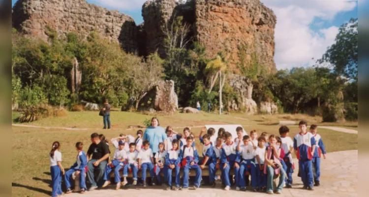 Museu Cenas revela imagens de álbuns escolares de PG em nova exposição