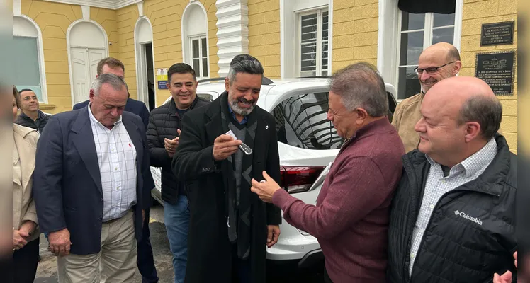 Emendas garantem novos carros para Santa Casa de PG