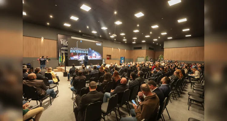 O secretário das Cidades, Guto Silva, lança nesta terça-feira (15) o Programa Estadual Pavimentação sobre Pedras Irregulares  - Foto: Geraldo Bubniak/AEN