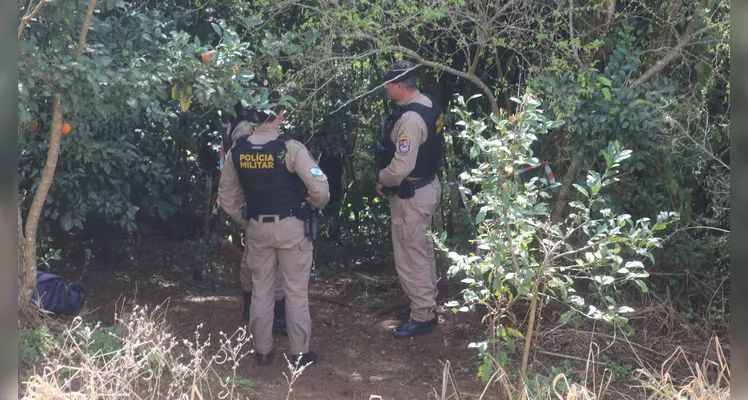 Homem afunda o pé em matagal e localiza ossada humana em PG