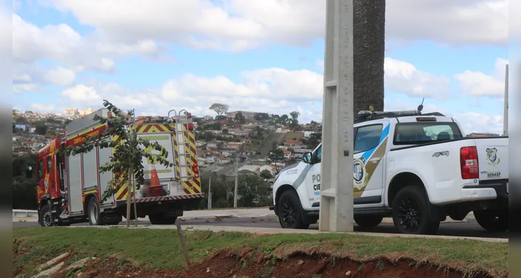 Homem afunda o pé em matagal e localiza ossada humana em PG