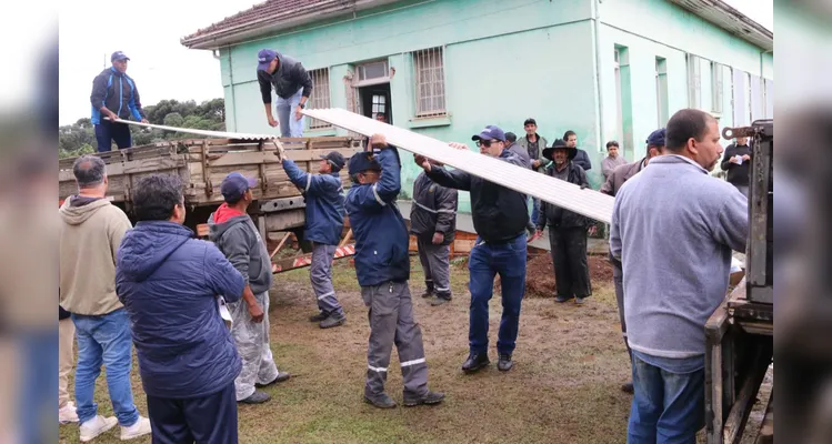 Telhas foram entregues ao município