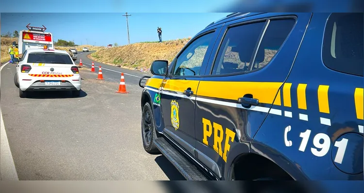 Equipe da PRF também esteve no local da ocorrência.