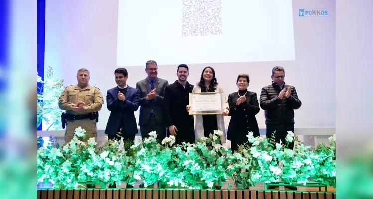 Confira imagens da cerimônia de entrega dos títulos de cidadania em PG