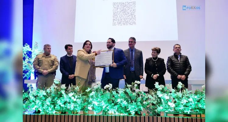 Confira imagens da cerimônia de entrega dos títulos de cidadania em PG