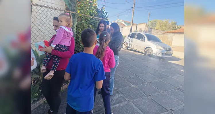 A partir dos estudos realizados em sala, a turma realizou apresentações nas demais turmas da escola e distribuiu folders informativos aos familiares dos educandos.