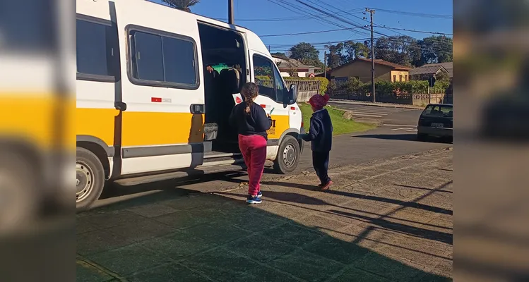 A partir dos estudos realizados em sala, a turma realizou apresentações nas demais turmas da escola e distribuiu folders informativos aos familiares dos educandos.