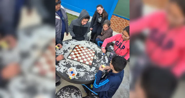 Posteriormente, os alunos elaboraram cartazes e folders e realizaram apresentações aos demais colegas do terceiro e quarto ano da escola.