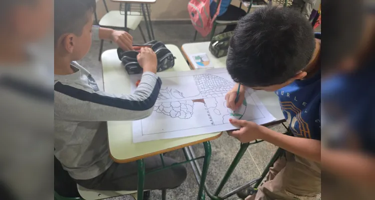 Posteriormente, os alunos elaboraram cartazes e folders e realizaram apresentações aos demais colegas do terceiro e quarto ano da escola.
