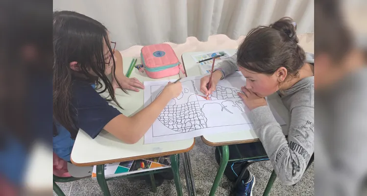 Posteriormente, os alunos elaboraram cartazes e folders e realizaram apresentações aos demais colegas do terceiro e quarto ano da escola.