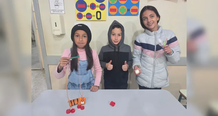 Posteriormente, os alunos elaboraram cartazes e folders e realizaram apresentações aos demais colegas do terceiro e quarto ano da escola.